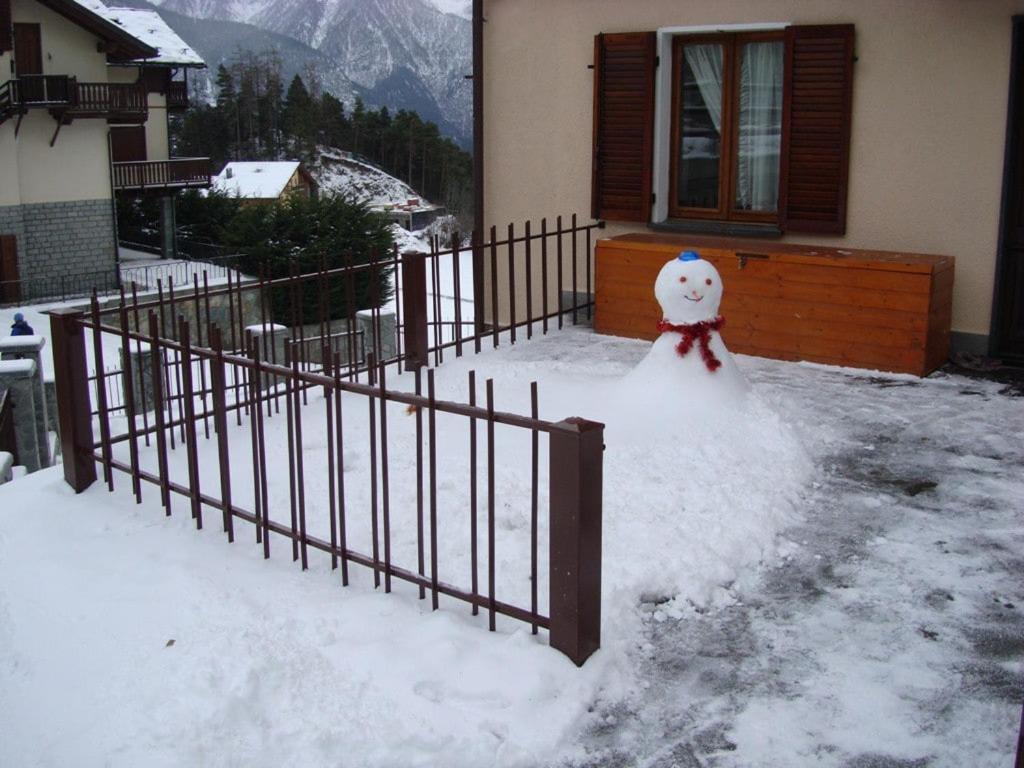 Delizioso Appartamento Quadrilocale Con Terrazzo E Balcone, Piano Terra Brusson Exterior photo